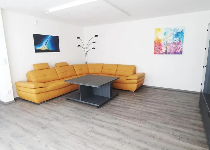 Relax Pod Javorem Apartment *